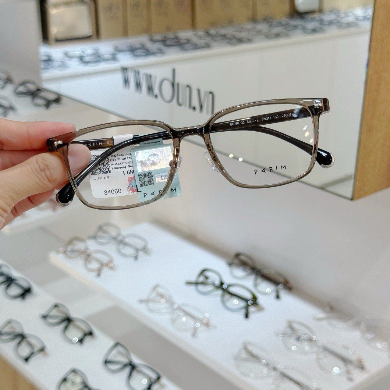  Mắt kính Parim 84060 