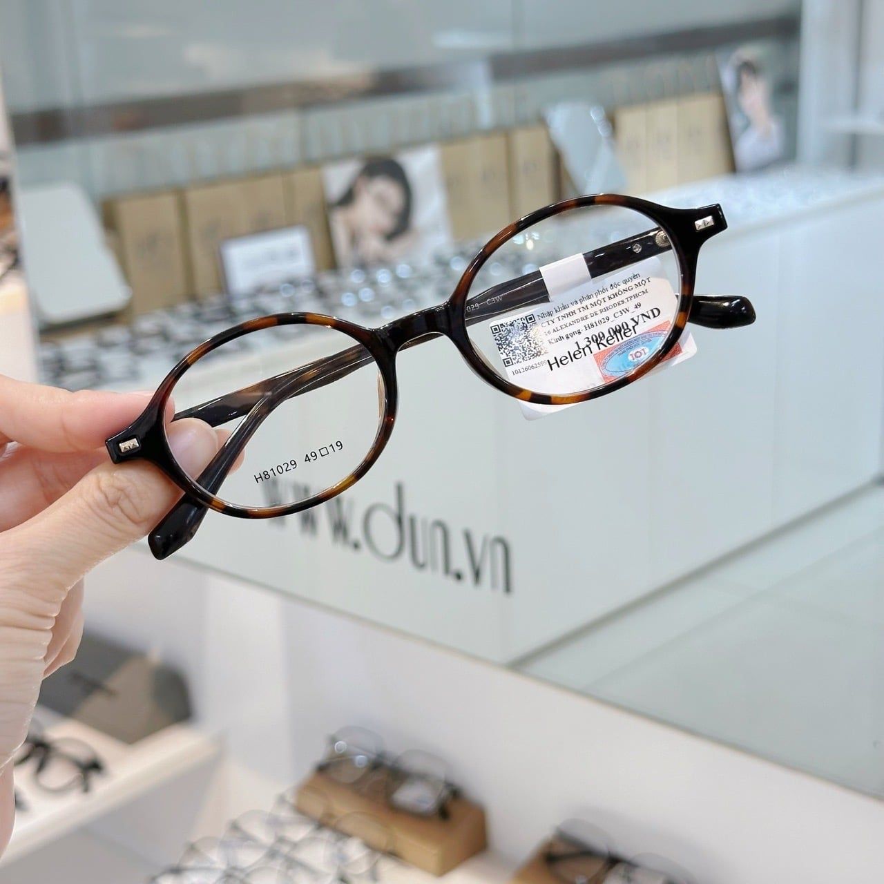  Mắt kính oval Helen Keller H 81029 