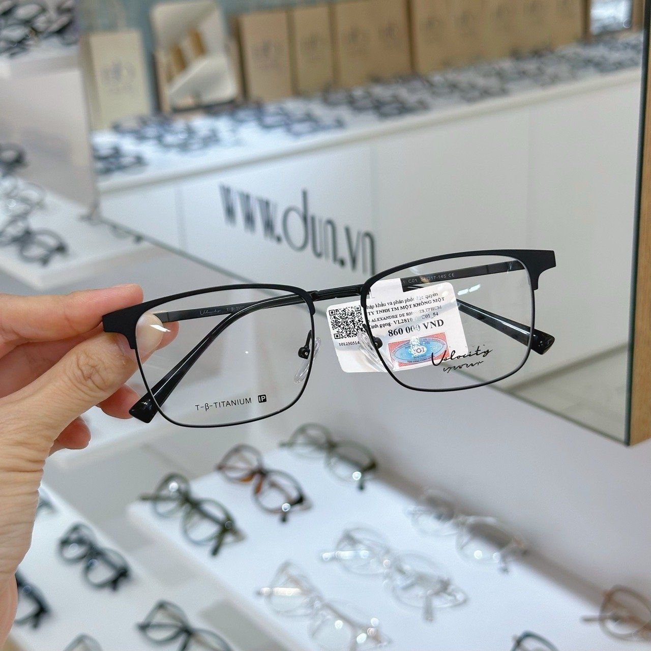  Mắt kính titanium Velocity VL 281061 