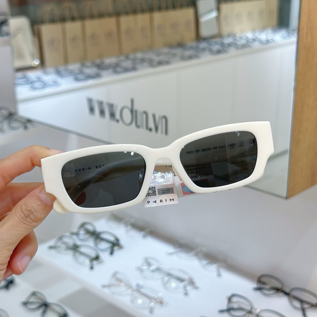  Kính mát Parim 76037 