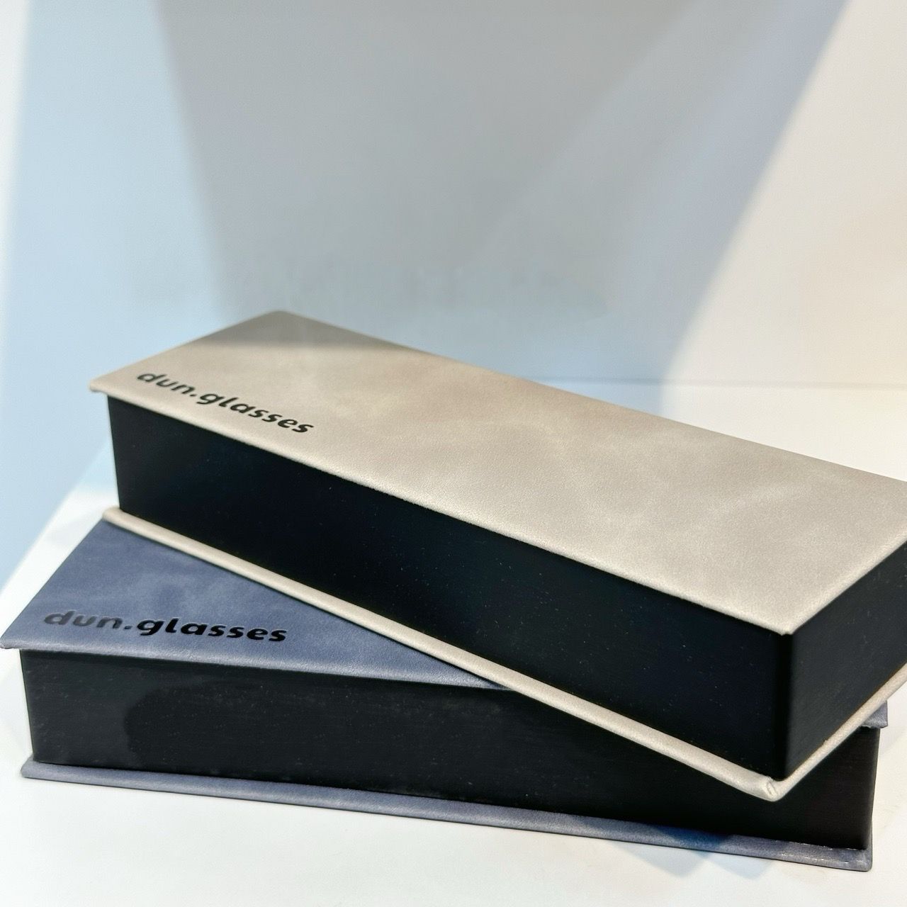  Hộp kính DUN H102 