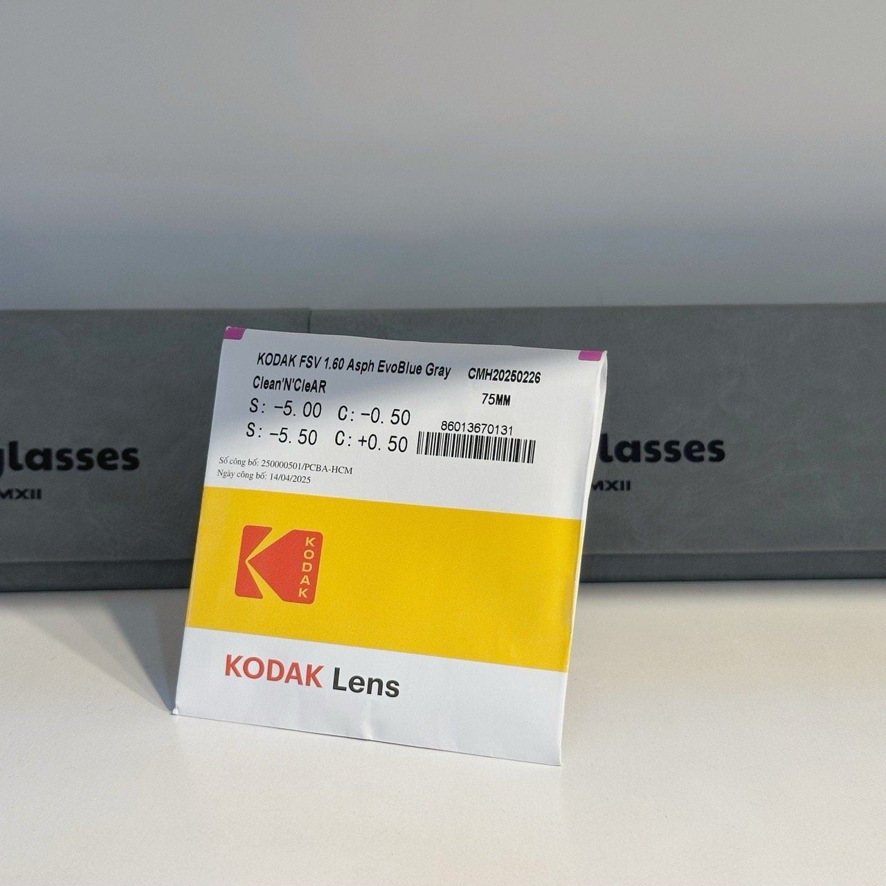  Tròng đổi màu Kodak - Mỹ 