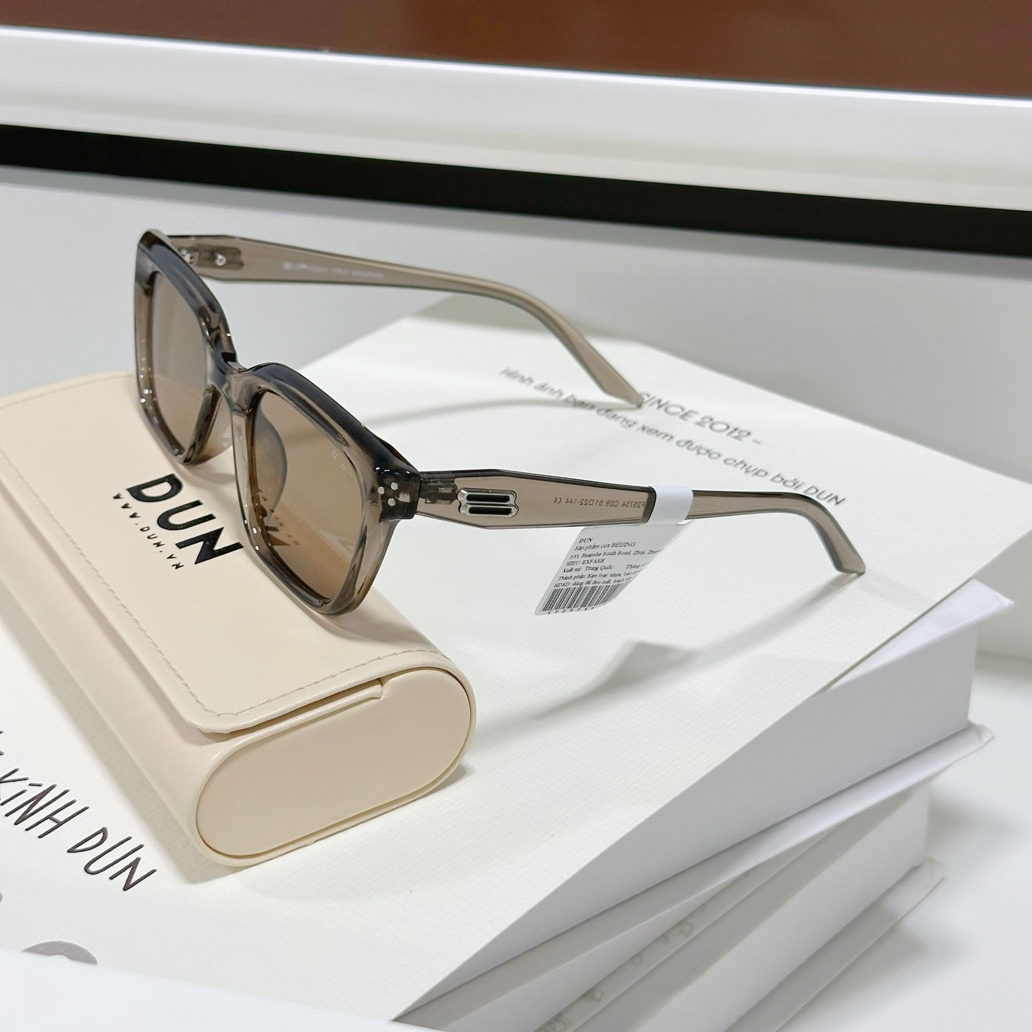  Kính mát Exfash EF 25754 