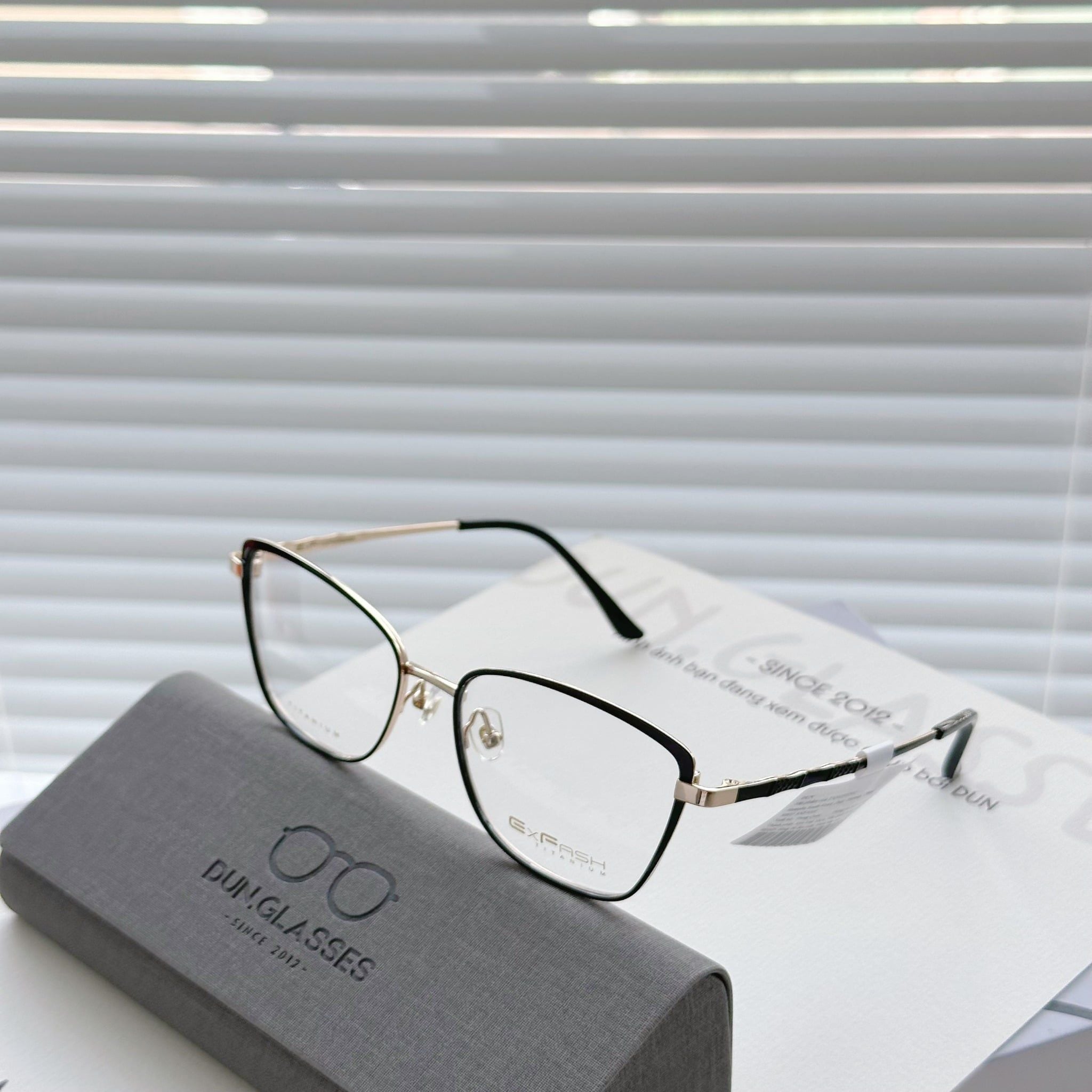  Mắt kính beta titanium Exfash EF 74259 T 