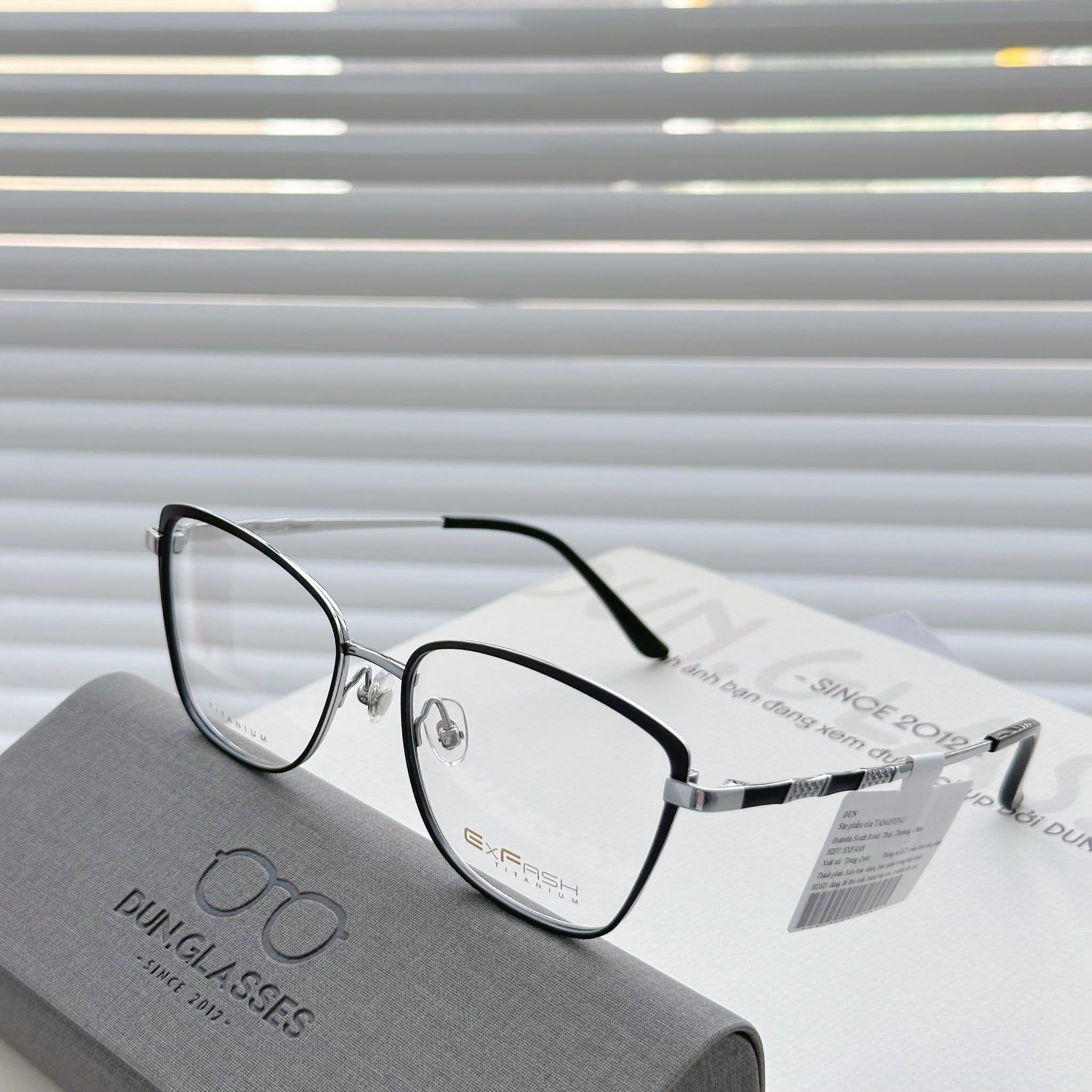  Mắt kính beta titanium Exfash EF 74259 T 