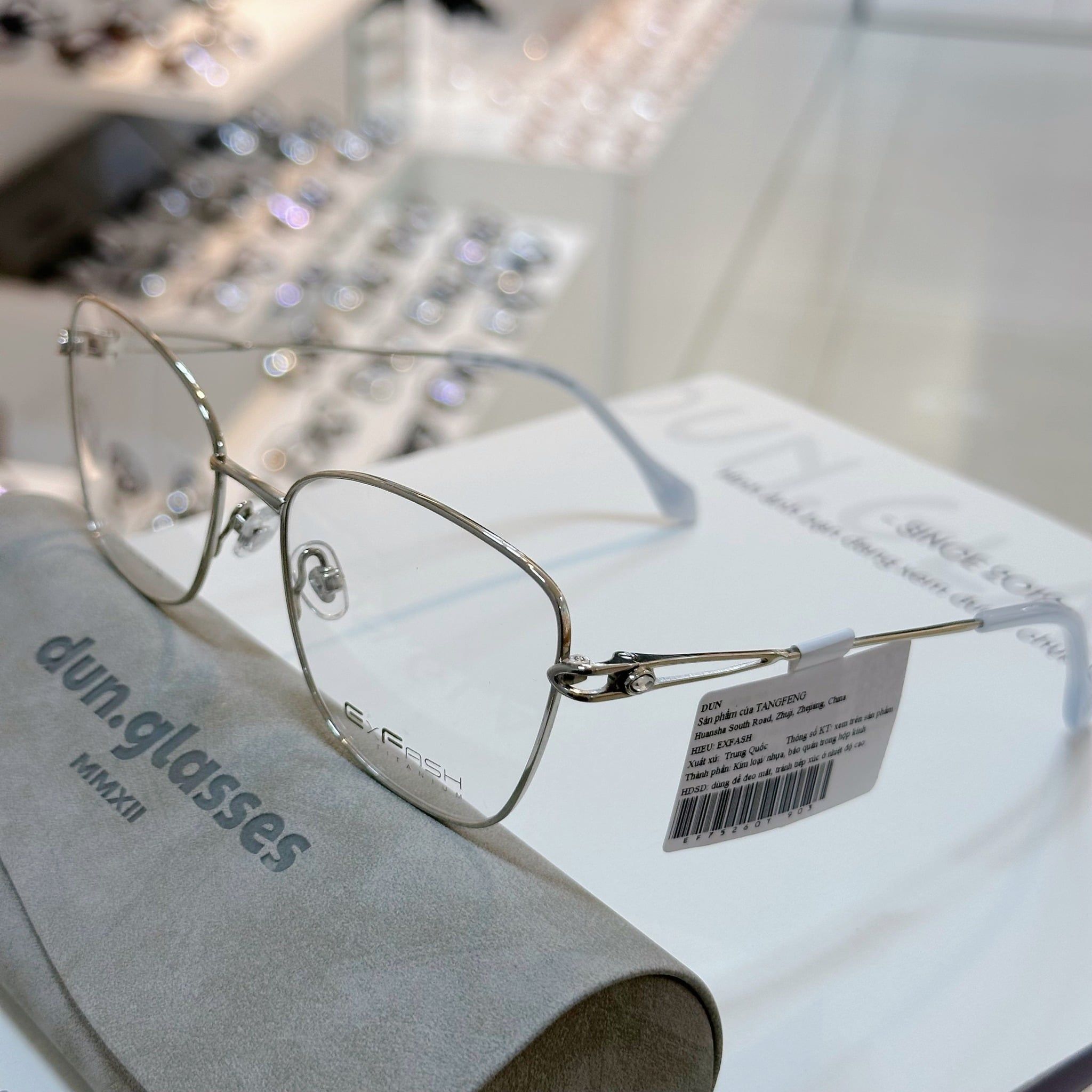  Mắt kính titanium Exfash EF 75260 