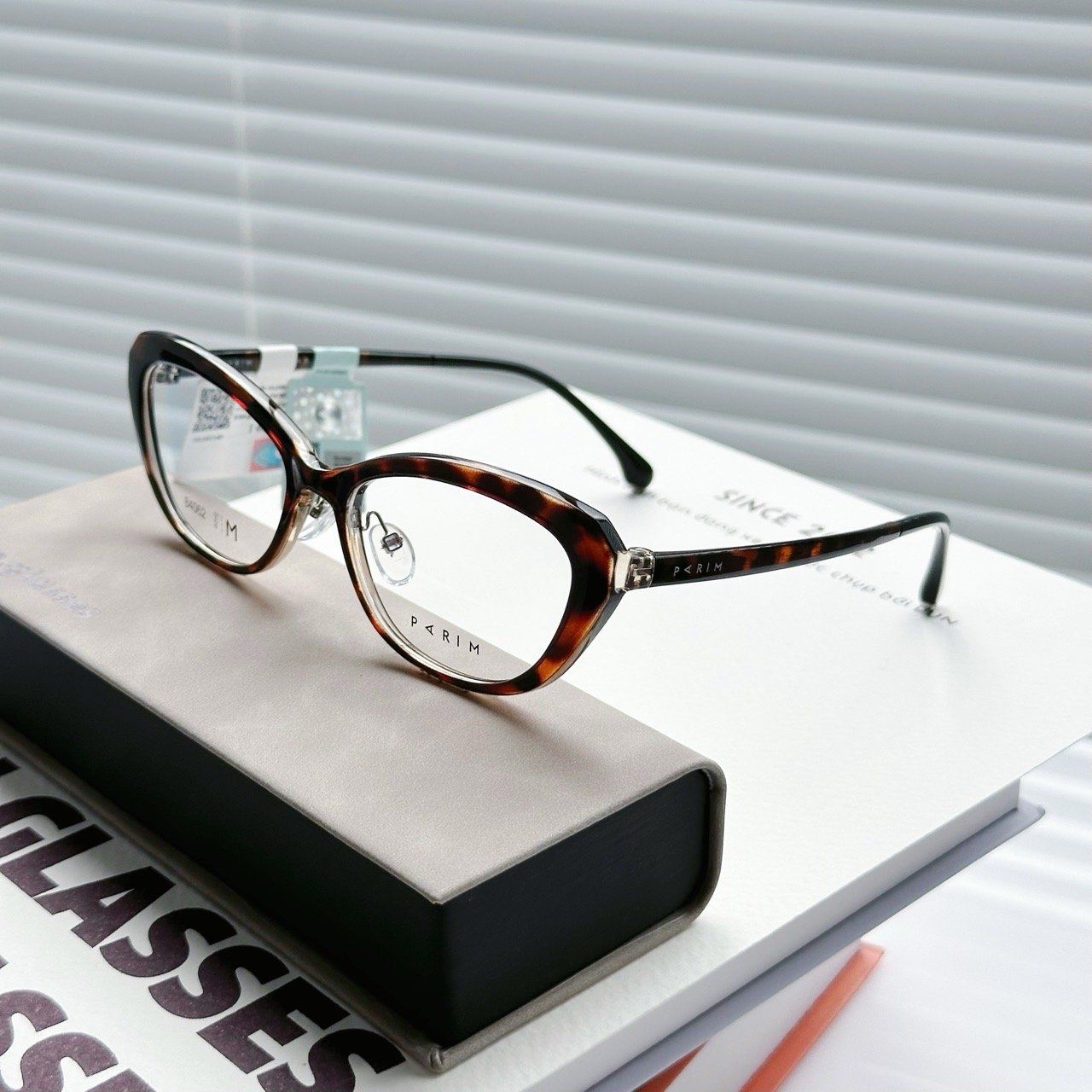  Mắt kính Parim 84062 