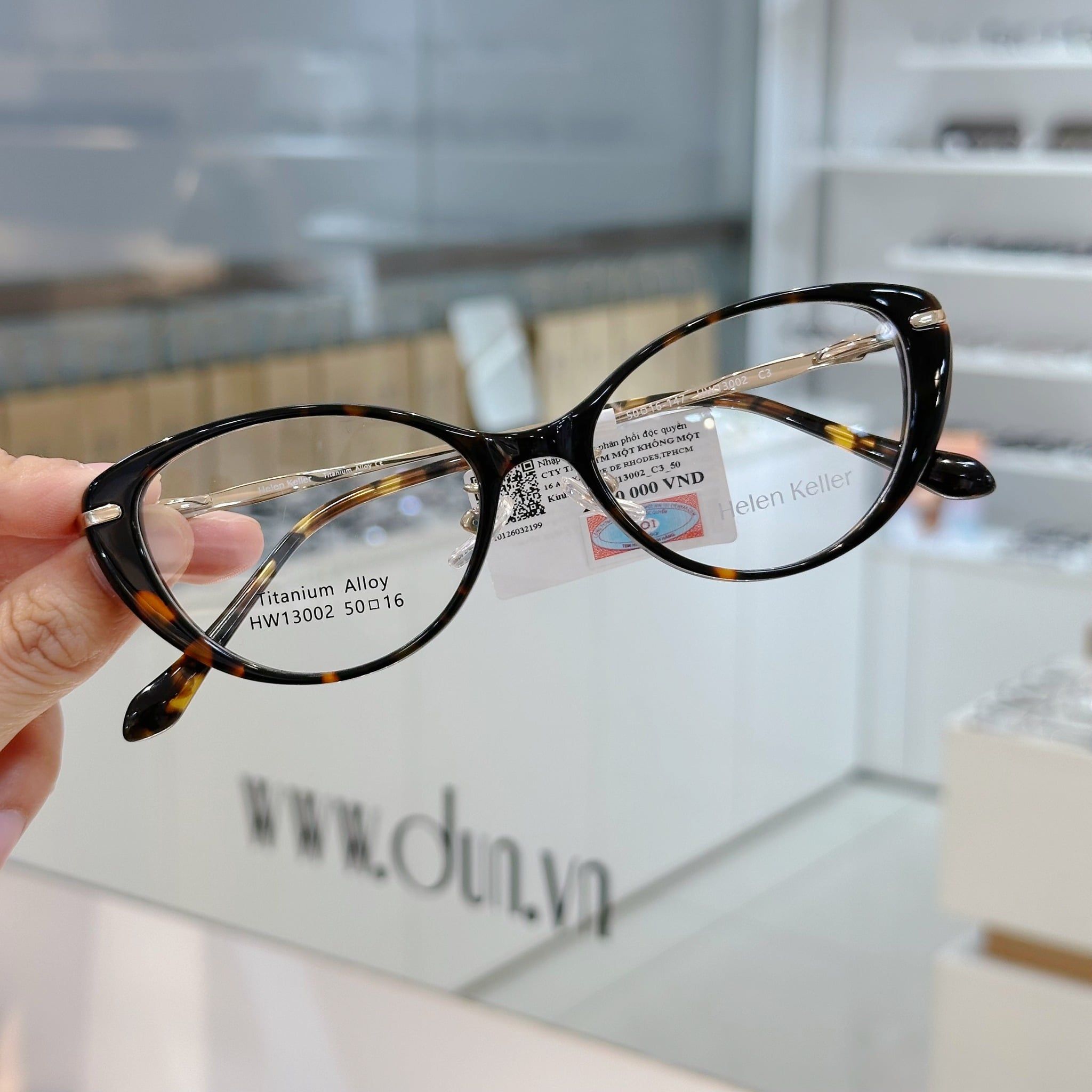  Mắt kính titanium Helen Keller HW 13002 