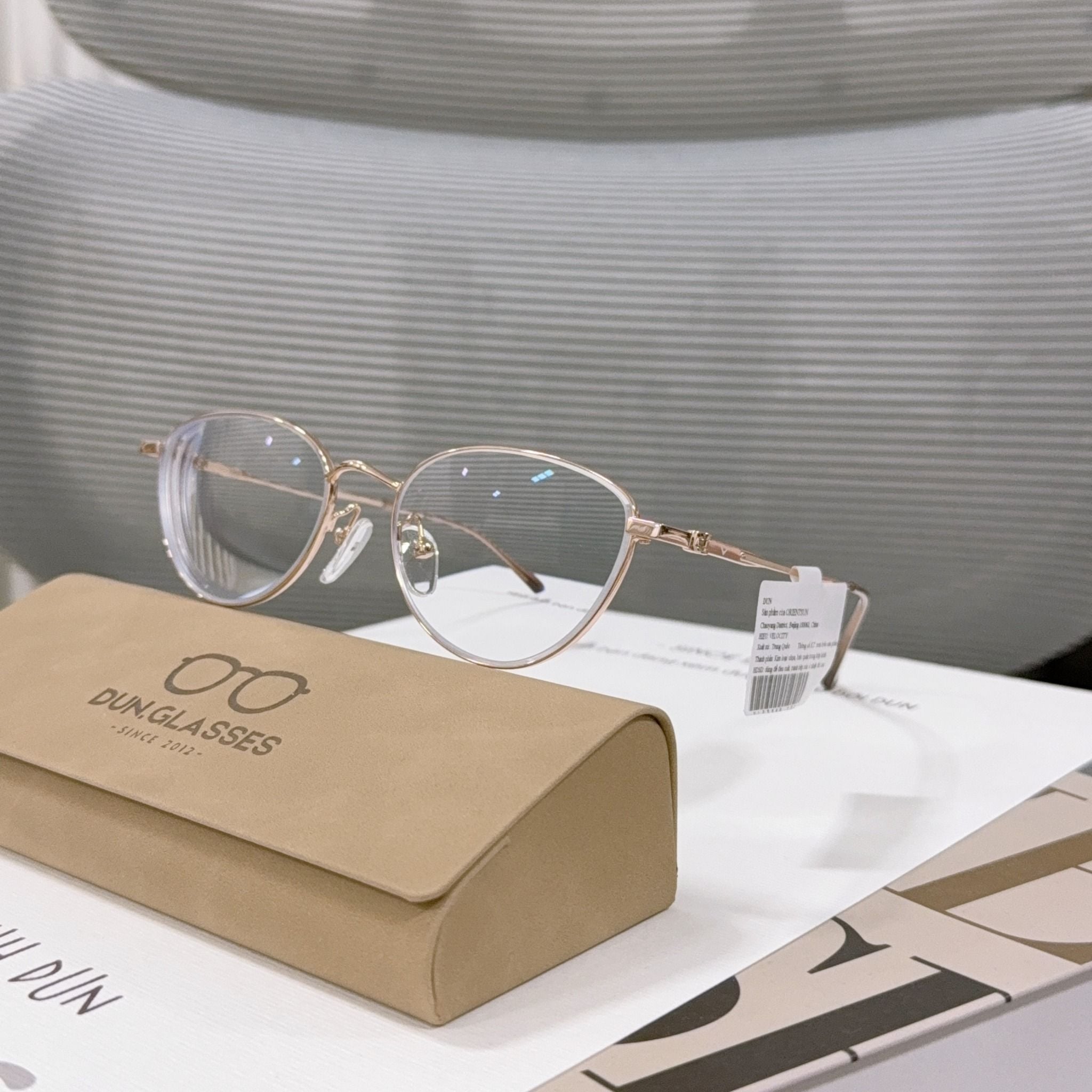  Kính kim loại mắt mèo Velocity VL 23588 