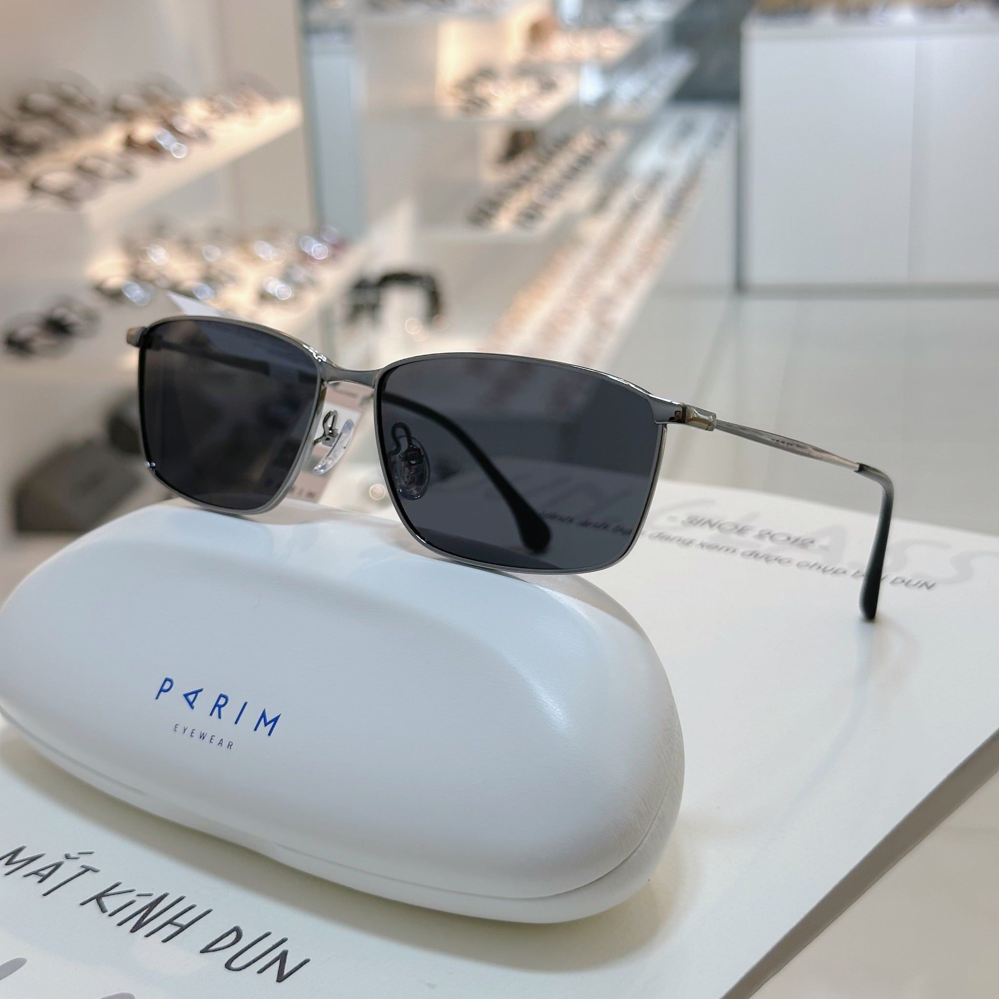  Kính mát Parim 74022 