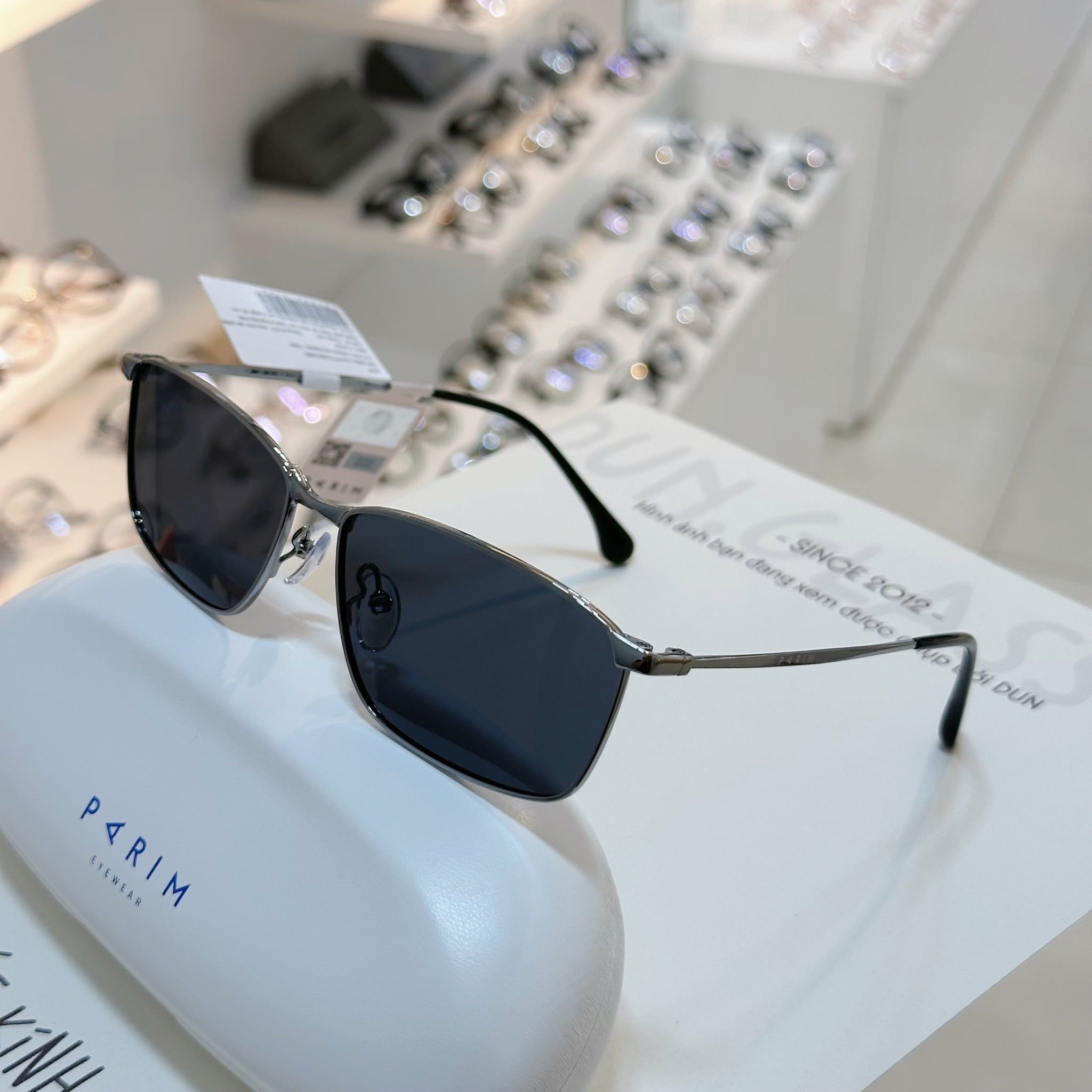  Kính mát Parim 74022 