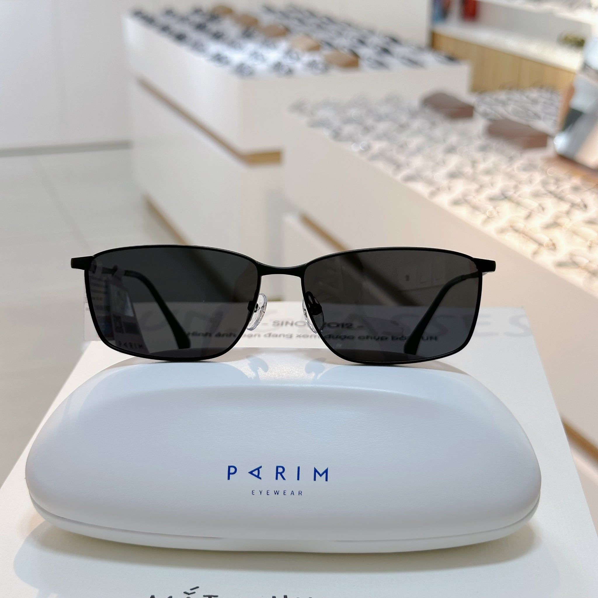  Kính mát Parim 74022 