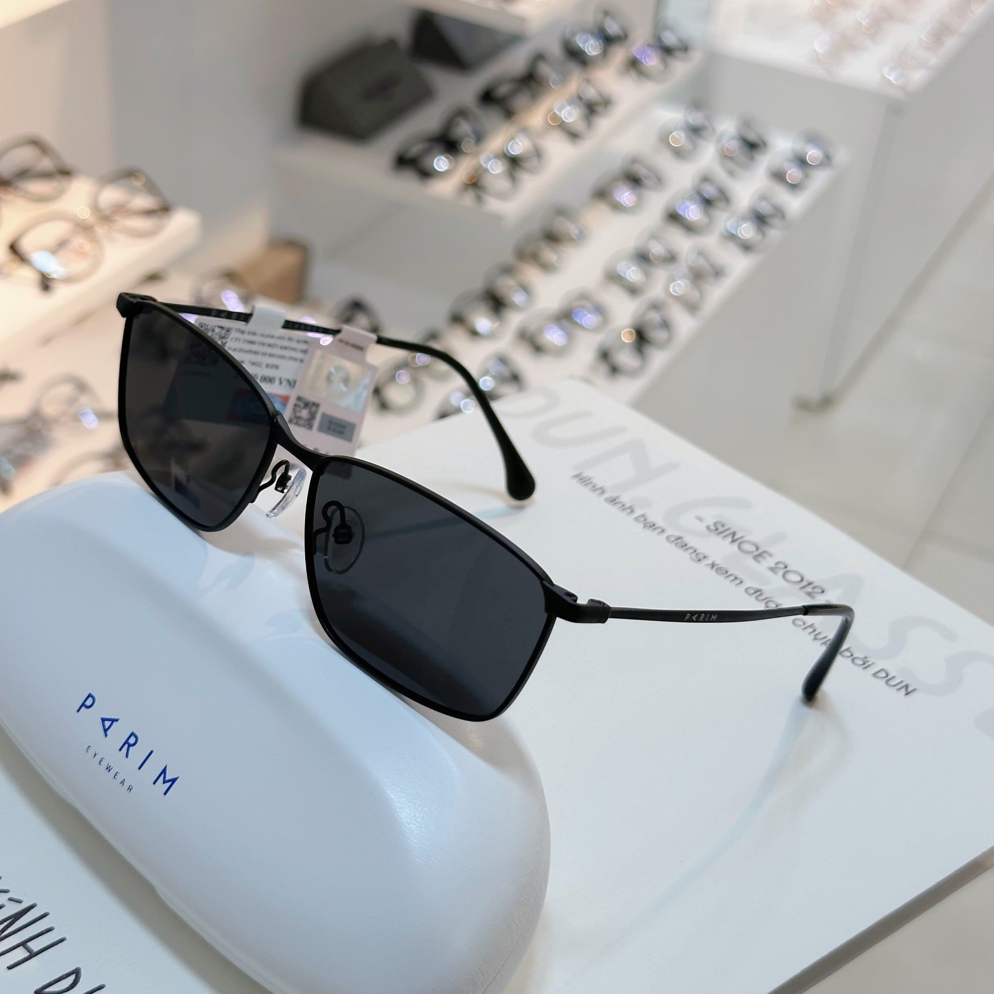  Kính mát Parim 74022 