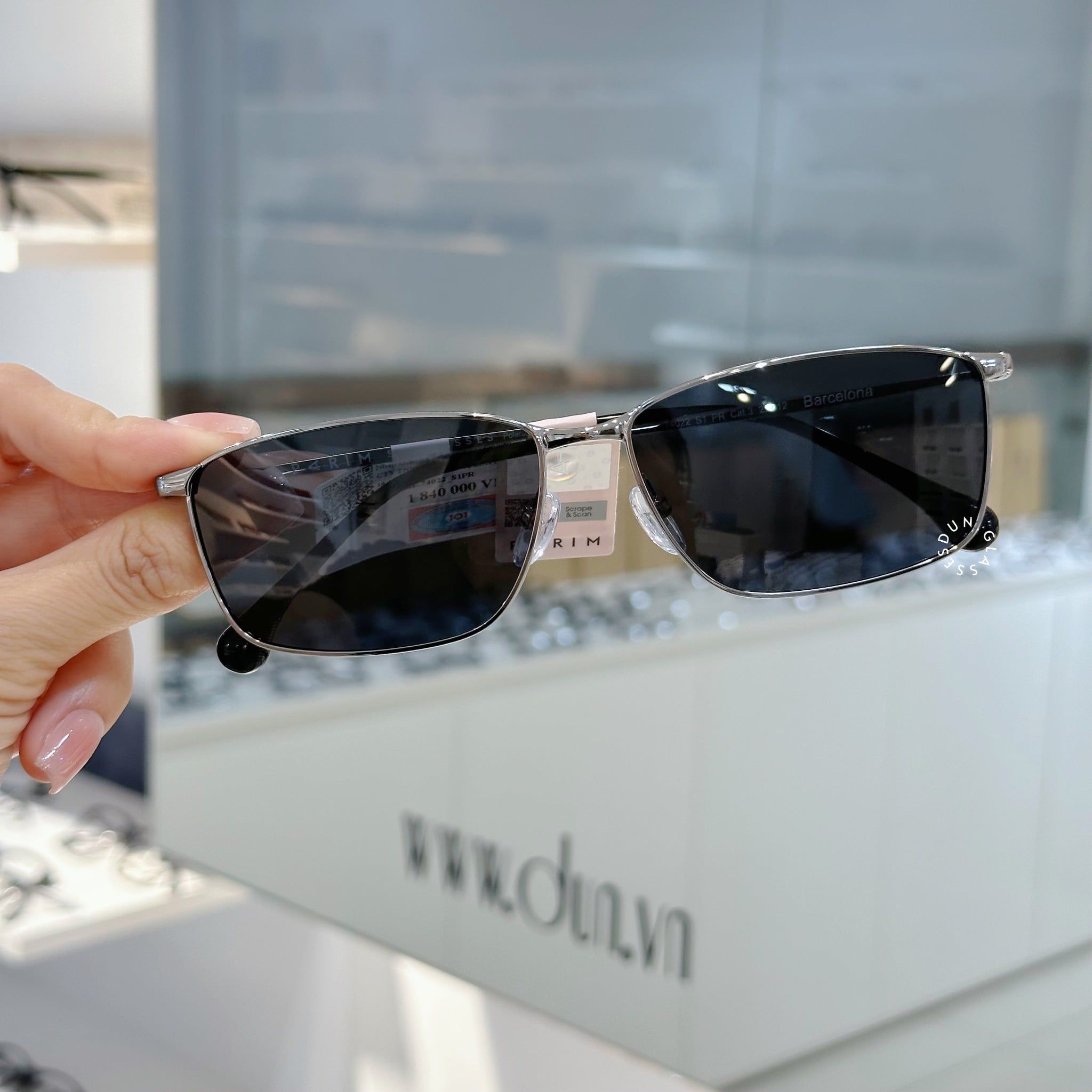  Kính mát Parim 74022 