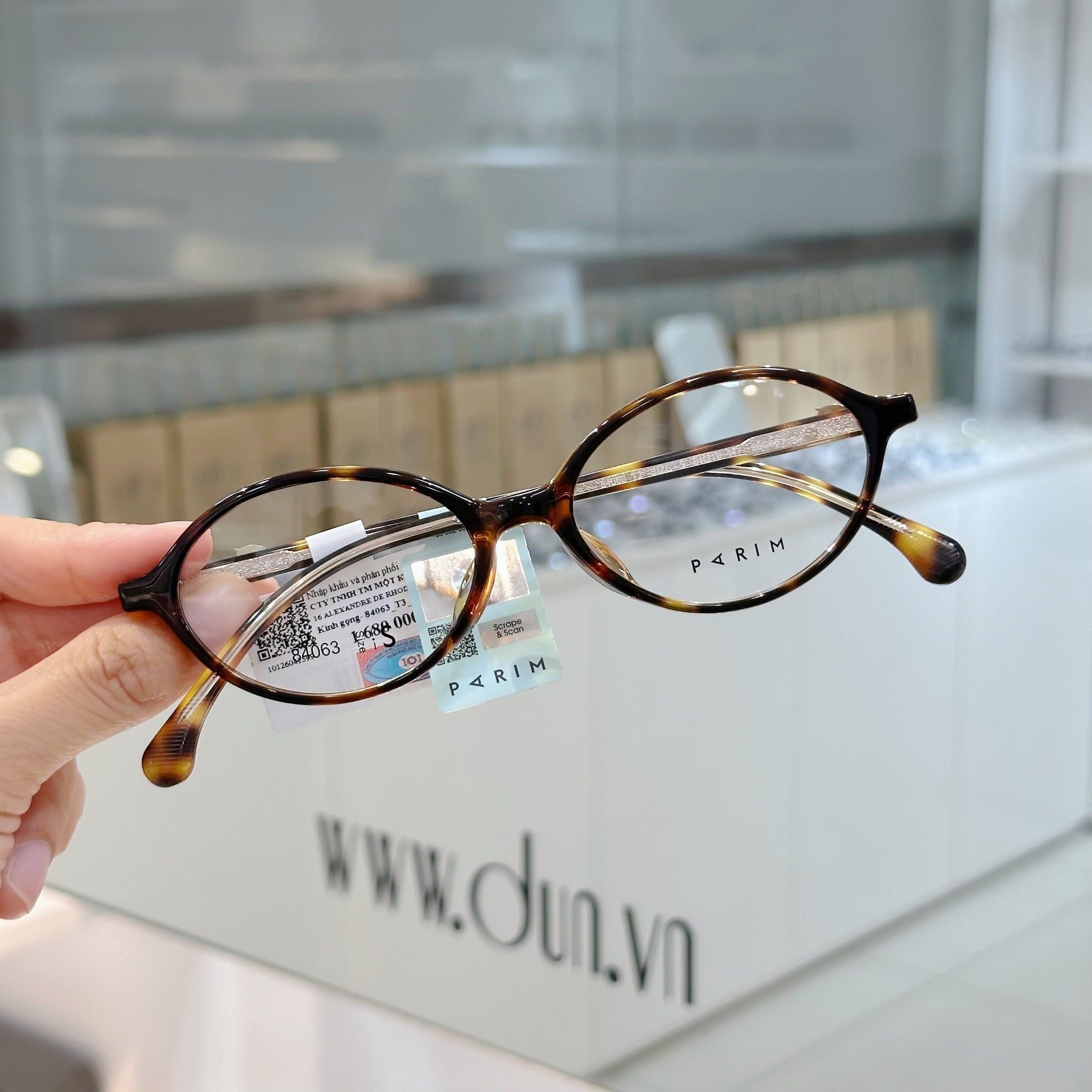  Mắt kính oval Parim 84063 
