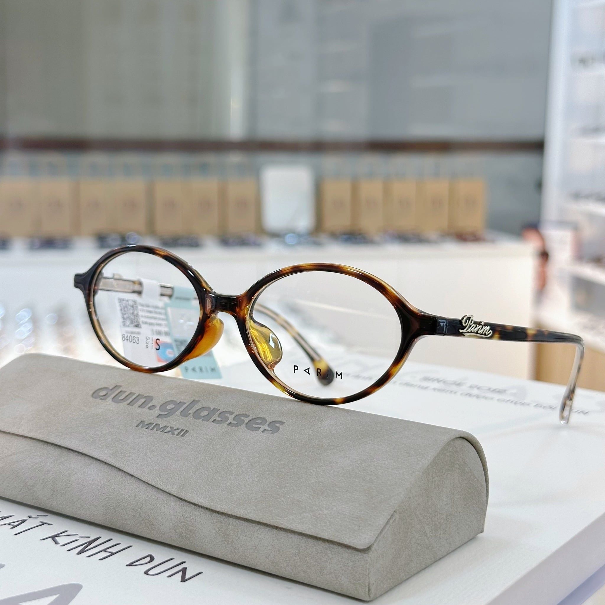  Mắt kính oval Parim 84063 