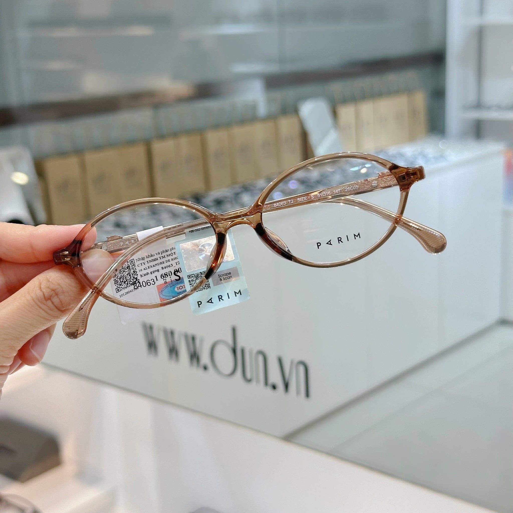  Mắt kính oval Parim 84063 
