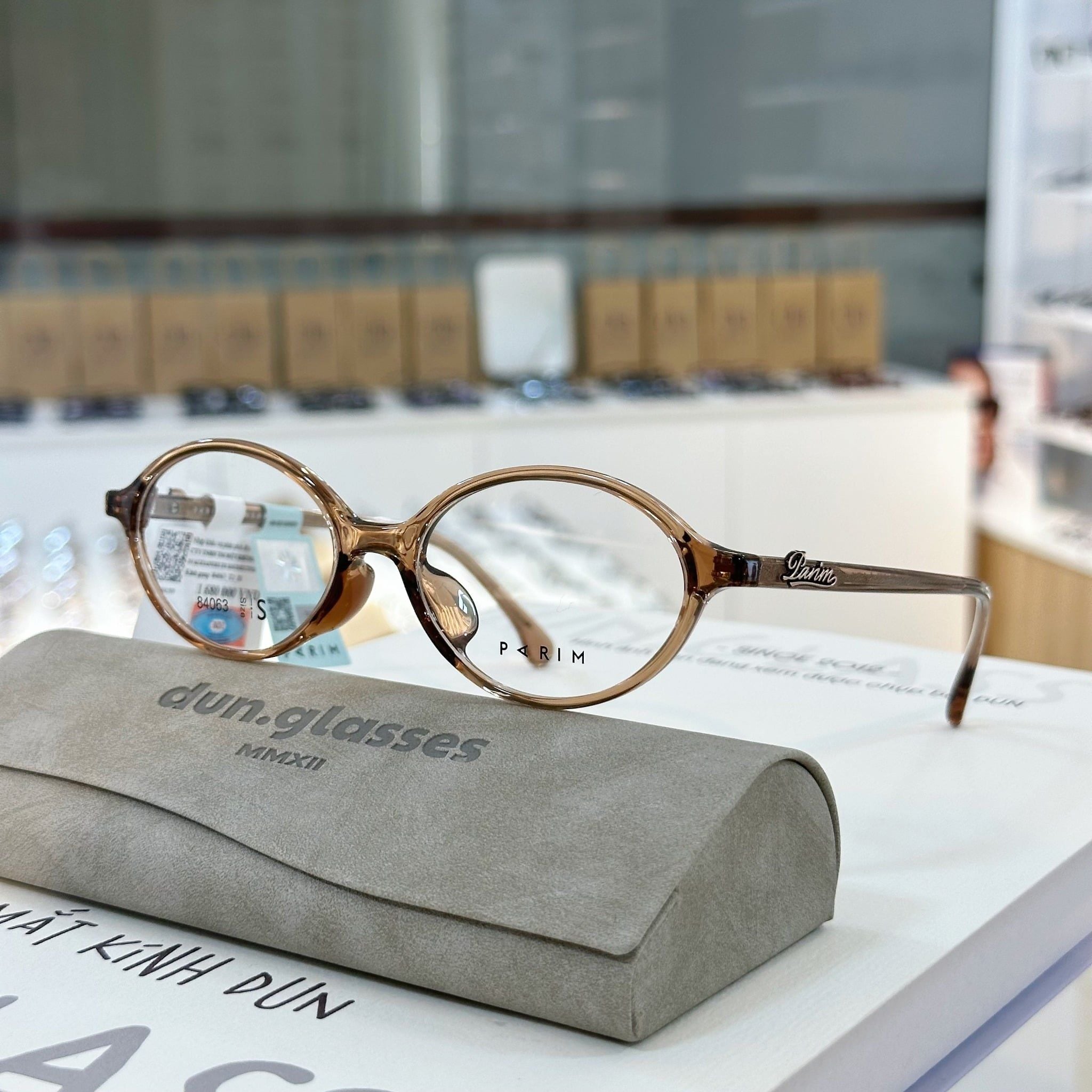  Mắt kính oval Parim 84063 
