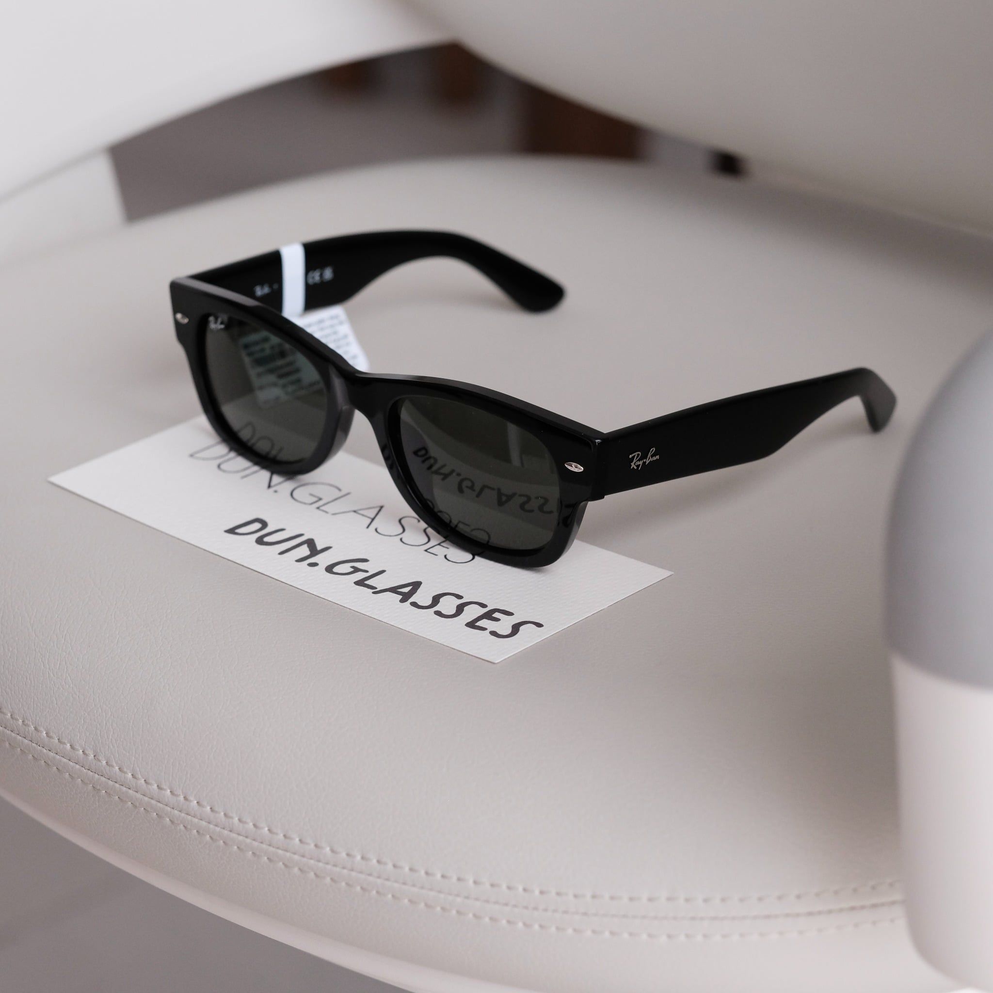  Kính mát MEGA WAYFARER Ray-Ban RB 0832 SF 