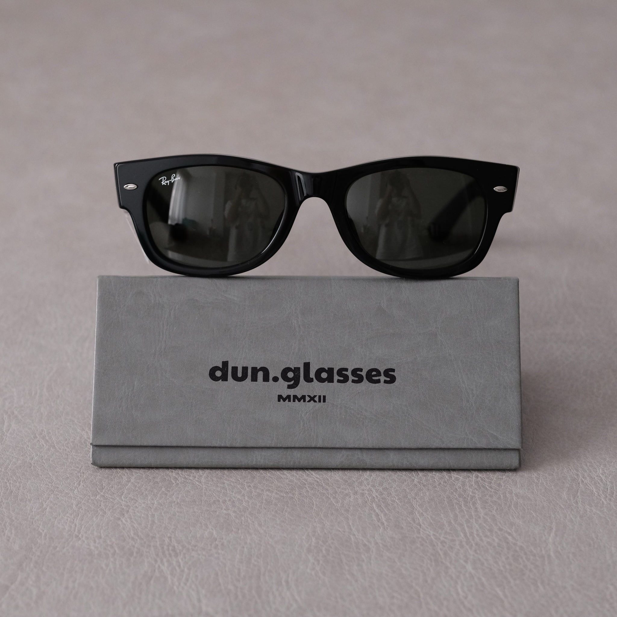  Kính mát MEGA WAYFARER Ray-Ban RB 0832 SF 