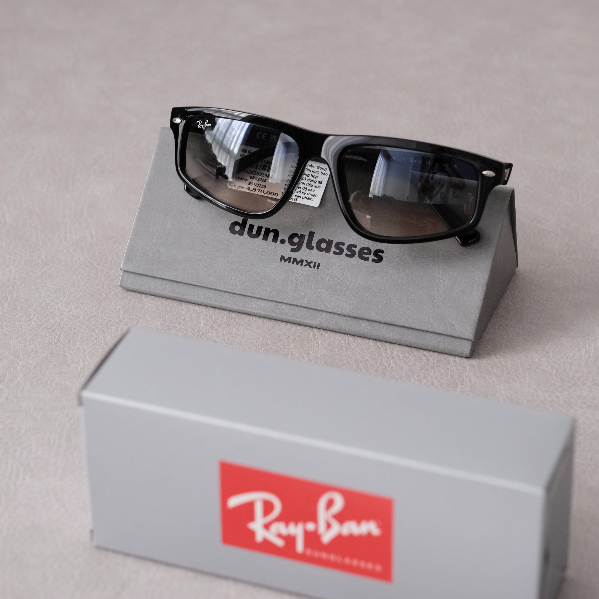  Kính mát Ray-Ban RB 2225 