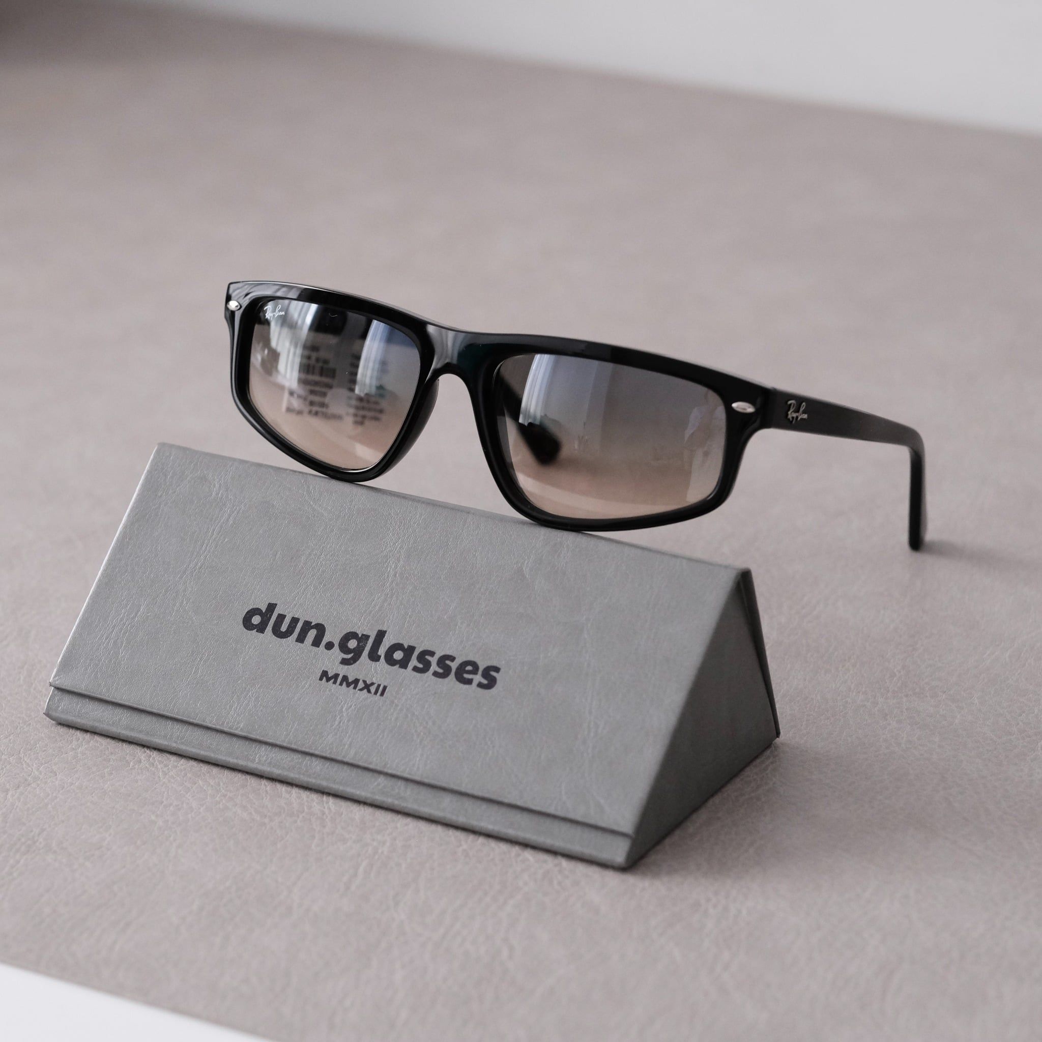  Kính mát Ray-Ban RB 2225 