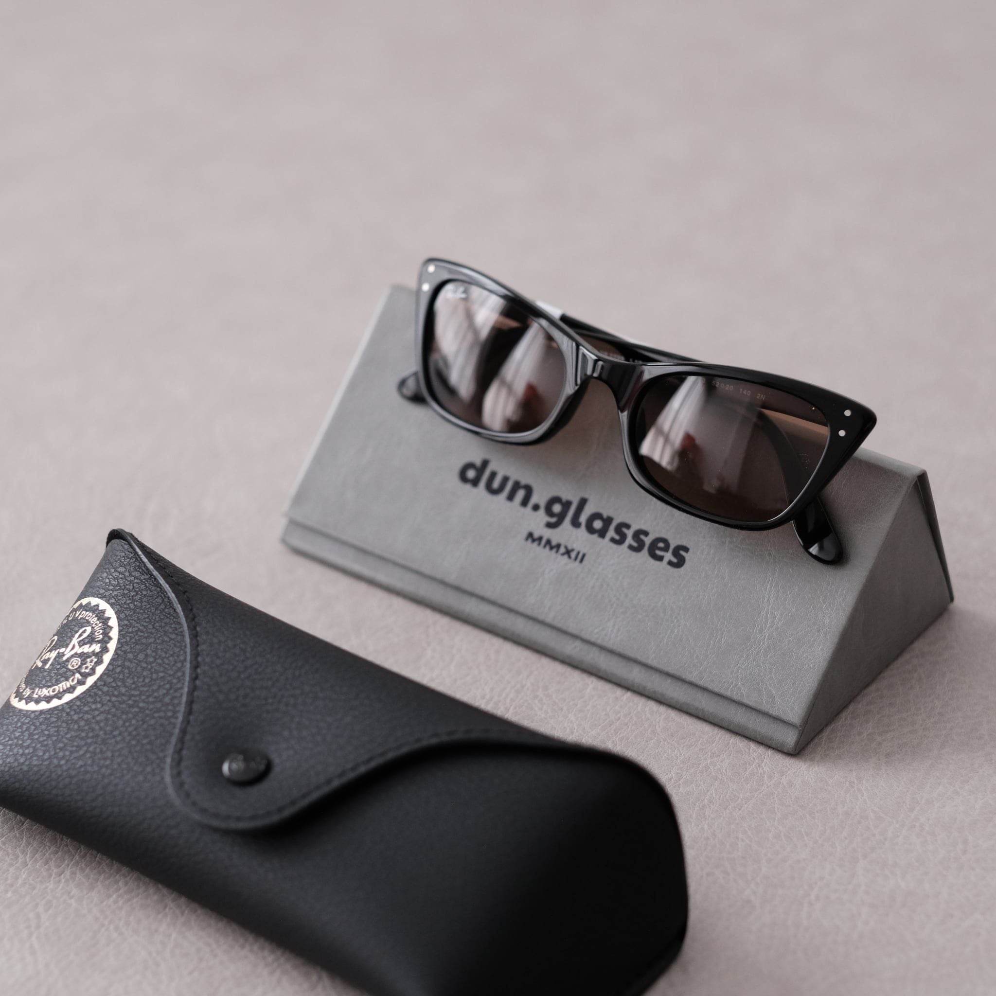  Kính mát Ray-Ban Lady Burbank RB 2299 