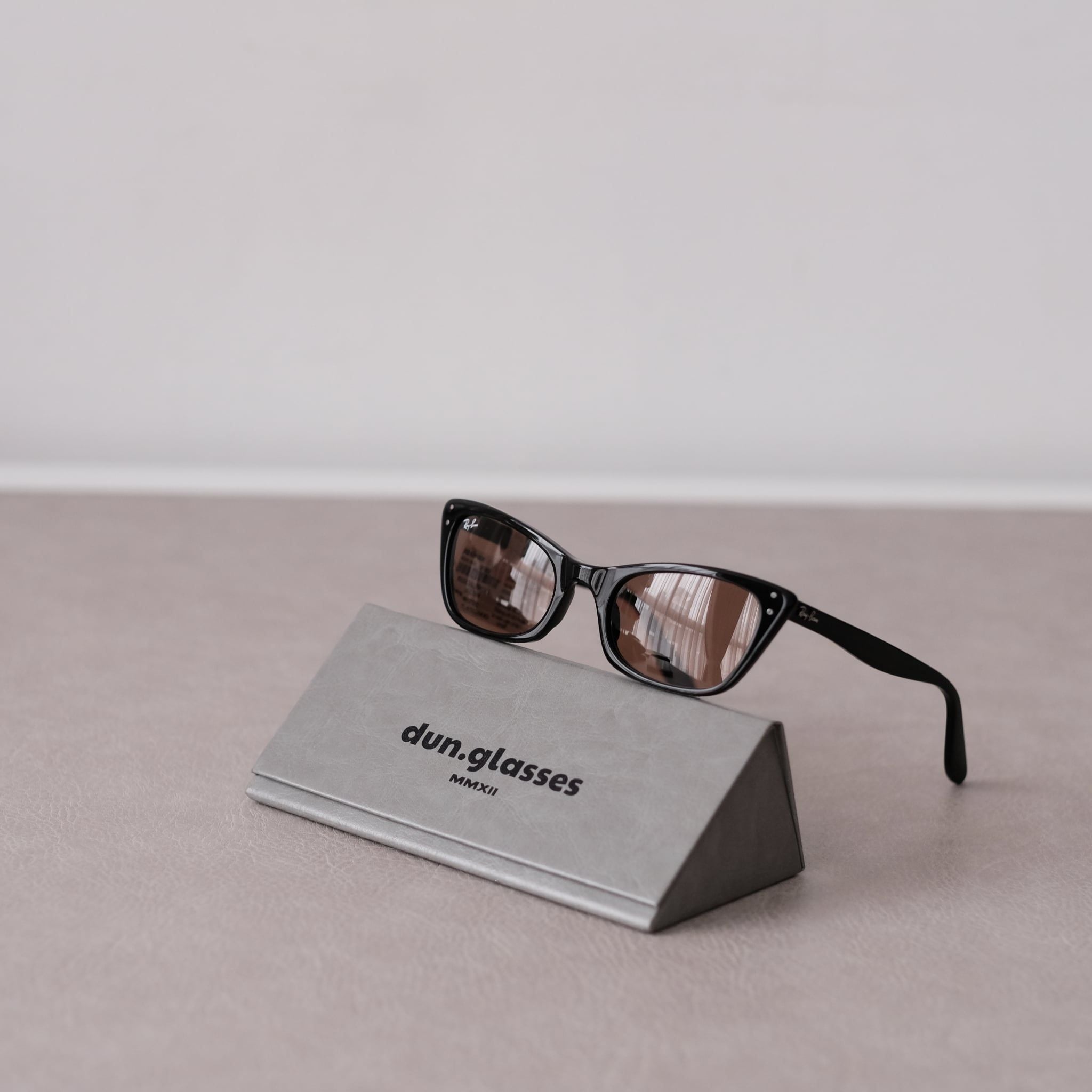  Kính mát Ray-Ban Lady Burbank RB 2299 