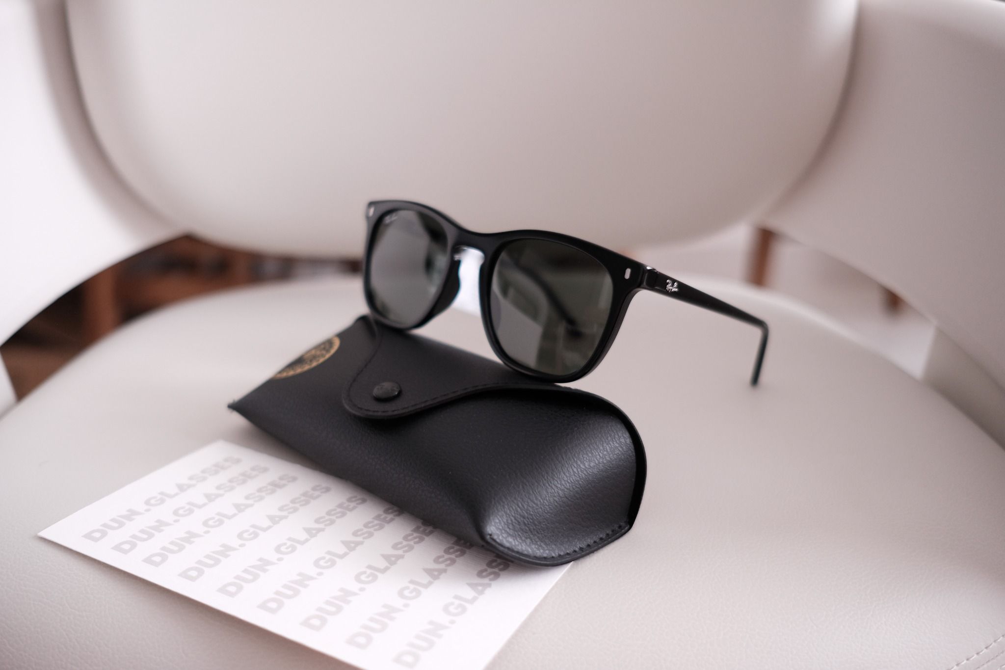  Kính mát RayBan Polarized RB 2210 F 