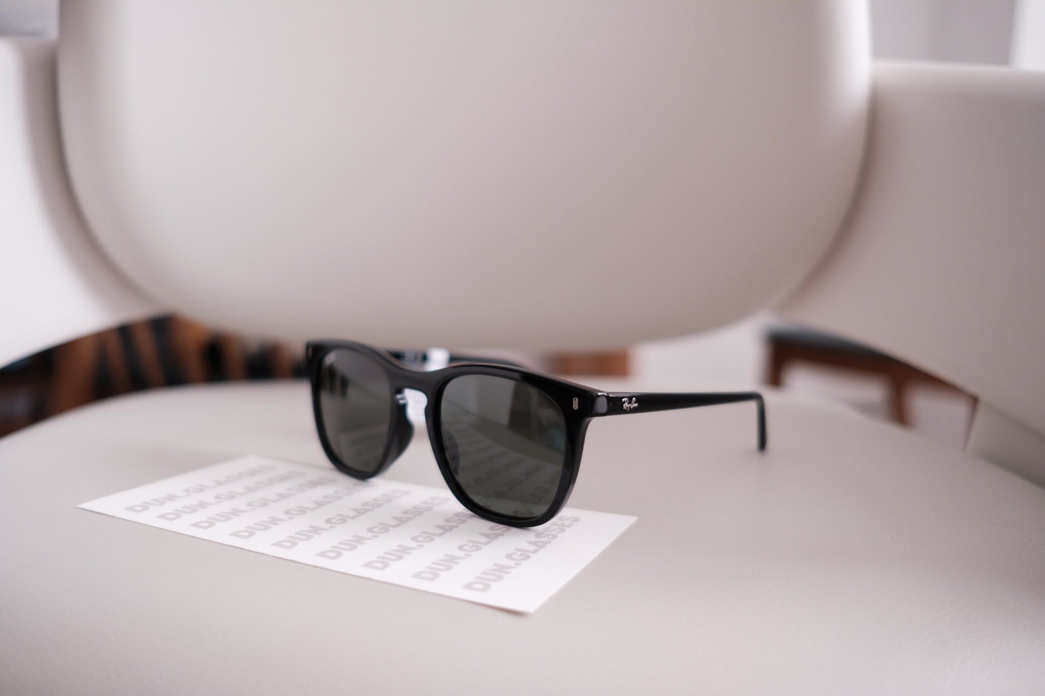  Kính mát RayBan Polarized RB 2210 F 