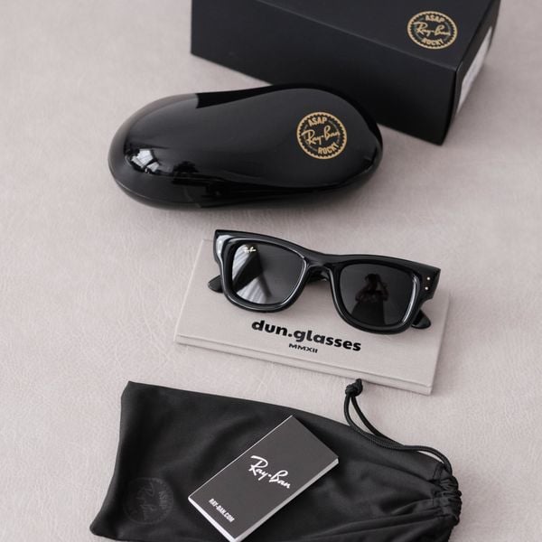  Kính mát Wayfarer Puffer Ray-Ban RB 4940 