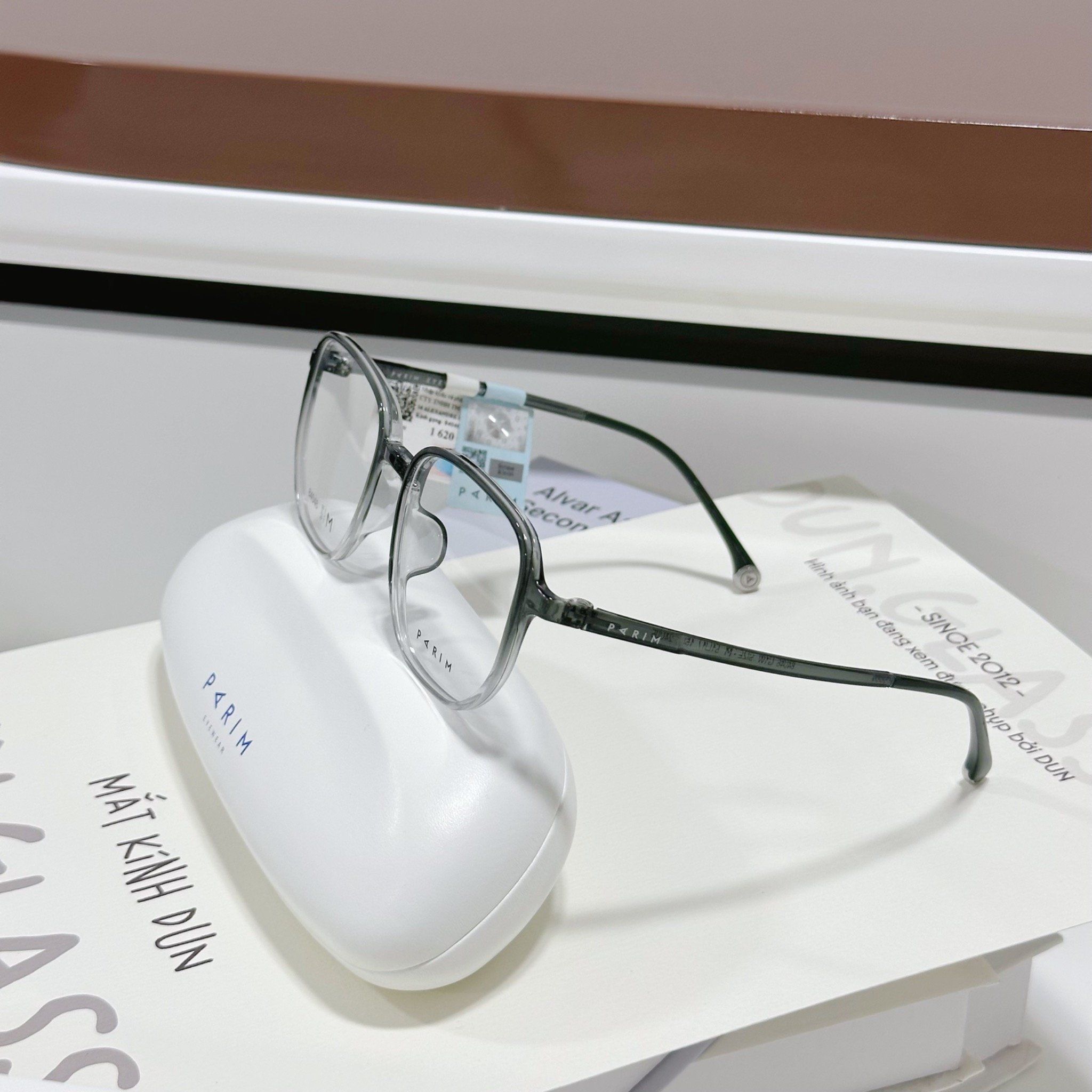  Mắt kính Parim 84046 