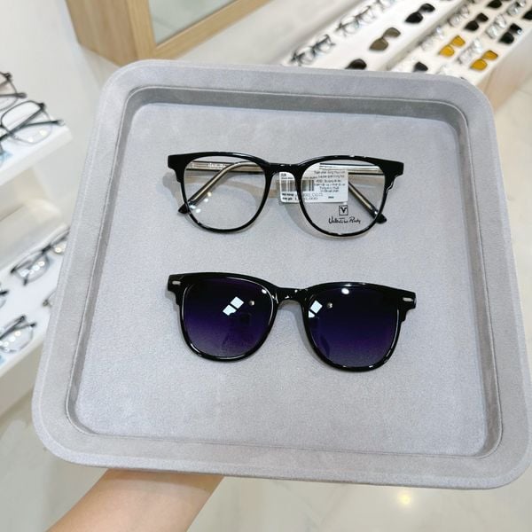  Mắt kính Clip On Valentino Rudy RCP 8003 