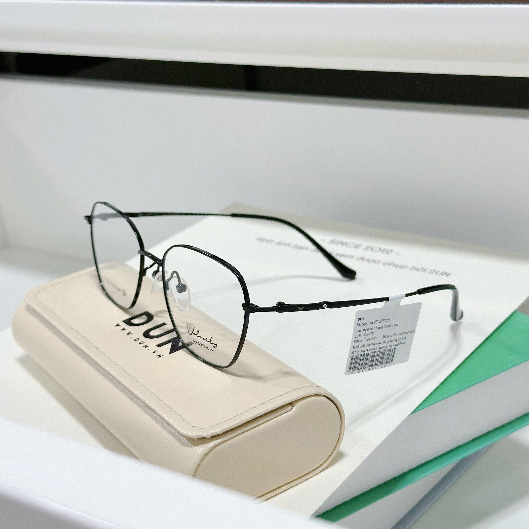  Mắt kính β Titanium Velocity VL283036 