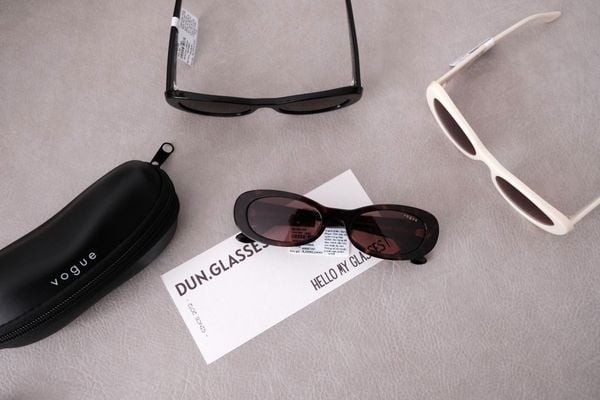  Kính mát oval VOGUE VO 5582 S 