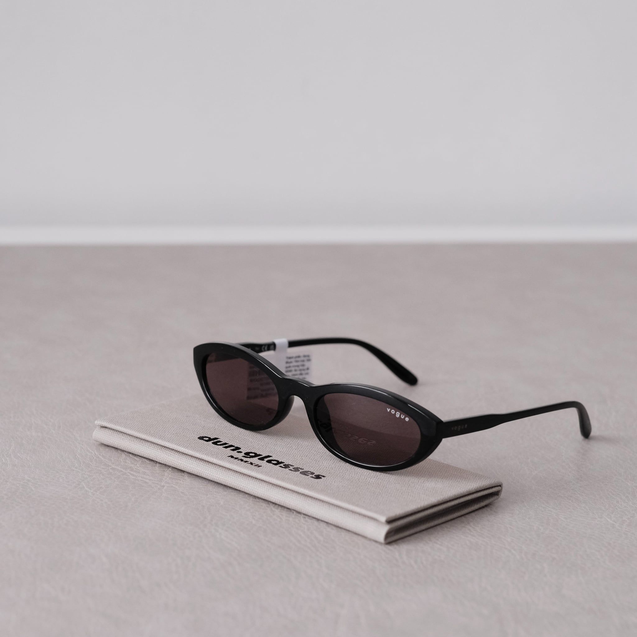  Kính mát Vogue VO 5697 SU W44/87 