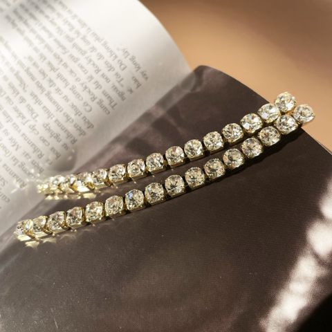 Hoa Tai Nữ 240300888MTOROG