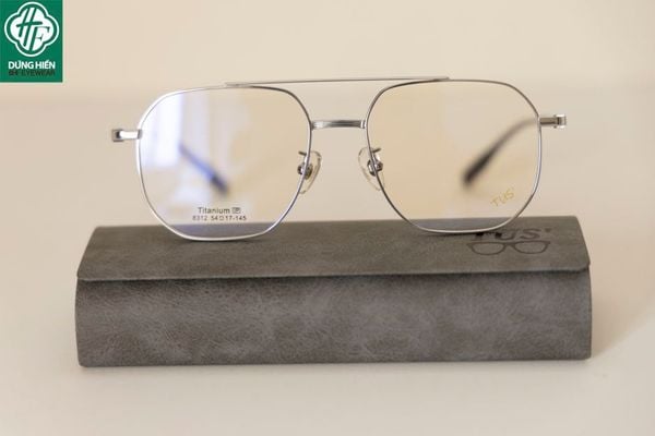  8312 Gọng xi 50% Titanium eyeglasses 