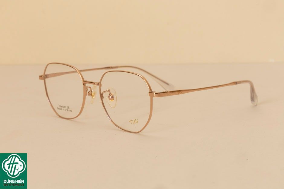  B8029 #  Gong xi 50% Titanium IP eyeglasses 