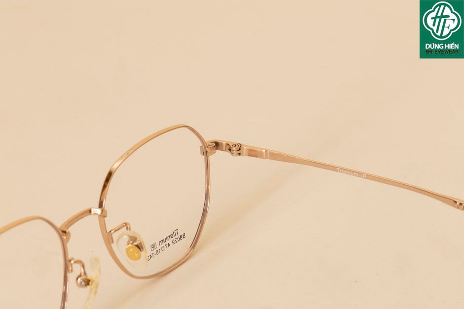  B8029 #  Gong xi 50% Titanium IP eyeglasses 