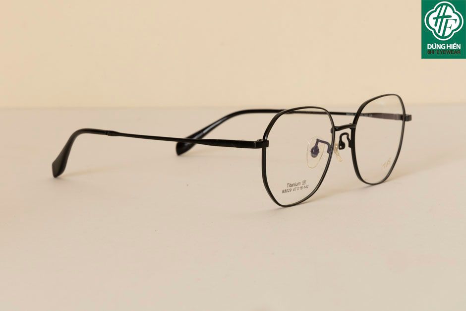  B8029 #  Gong xi 50% Titanium IP eyeglasses 