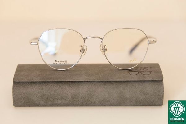  B8041 #  Gong xi 50% Titanium eyeglasses 