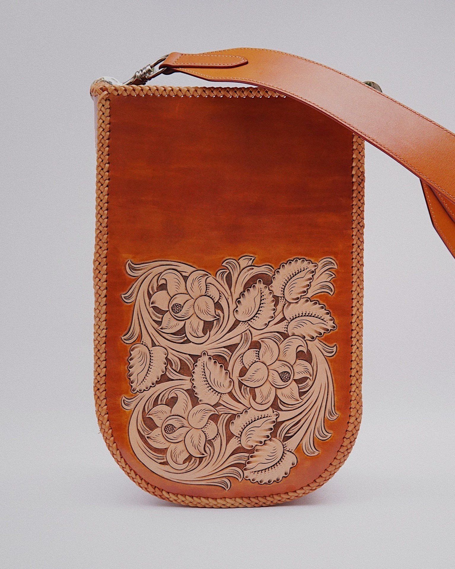 U Tote (Sheridan/Freestyle Hand Carved)