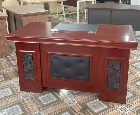  Bàn nhân viên BNV-83 