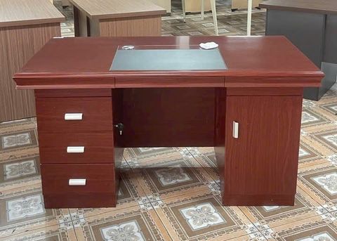  Bàn nhân viên BNV-83 