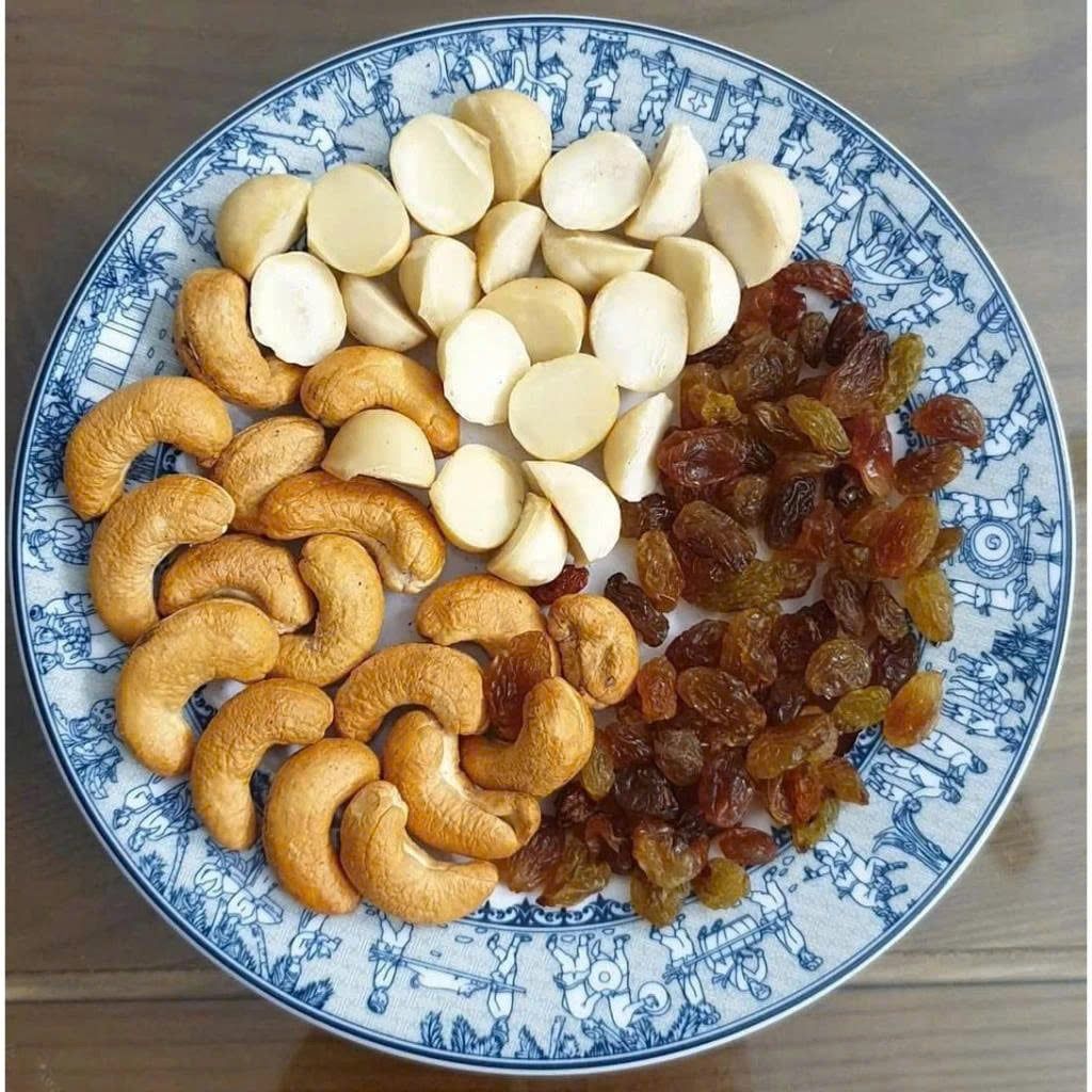 Hạt Macca Nứt Vỏ Nông Sản Giọt Nắng Hộp 500g - Thực Phẩm Bổ Sung Dinh Dưỡng Cho Mẹ Bầu, Sau Sinh, Người Ăn Chay, Ăn Kiêng, Giảm Cân, Eat Clean, Hàm Lượng Giàu Protein Và Chất Xơ, Hạt Dinh Dưỡng, Thơm, Giòn Bùi, Ăn Vặt, Healthy (Bánh, Snack, Hạt Và Trà)