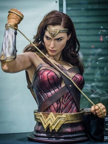  Wonder Woman Life-Size Bust - Wonder Woman - Infinity Studio 