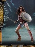  Wonder Woman - DC - Hot Toys 