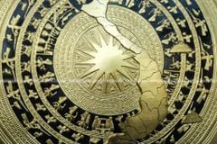 Mặt Trống Đồng Thúc Tay Bản Đồ Mới DK 100 Cm Dát Vàng Nền Đen