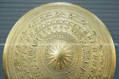 Mặt Trống Đồng Thúc Tay DK 60 Cm Dát Vàng